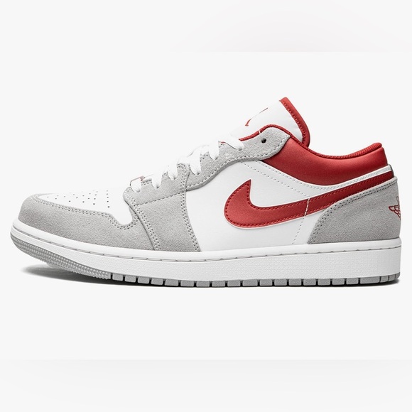 Youth Air Jordan 1 Low SE Light Smoke Grey & Red - Picture 1 of 11